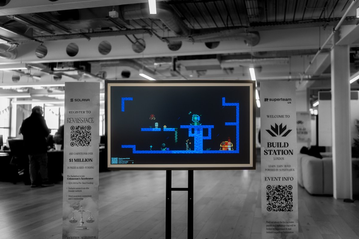 Wow, <a href="/glyphscapes/">Glyphscapes</a> look good on the big screen. 

Huge thank you to <a href="/SuperteamUK/">Superteam UK</a> for exhibiting my artwork - and for supporting the Solana art scene in general! 🙌