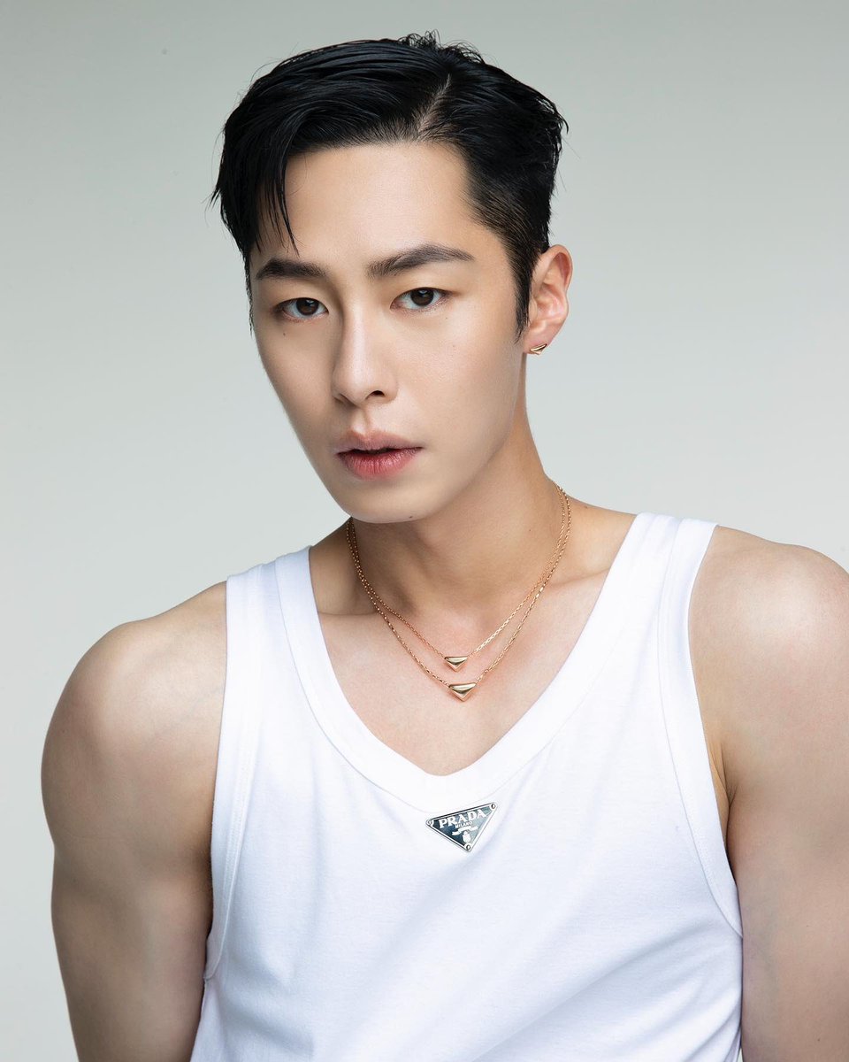 kchartsmaster's tweet photo. aespa's Karina and actor Lee Jae Wook have reportedly broken up. https://t.co/5re5iYzrUR