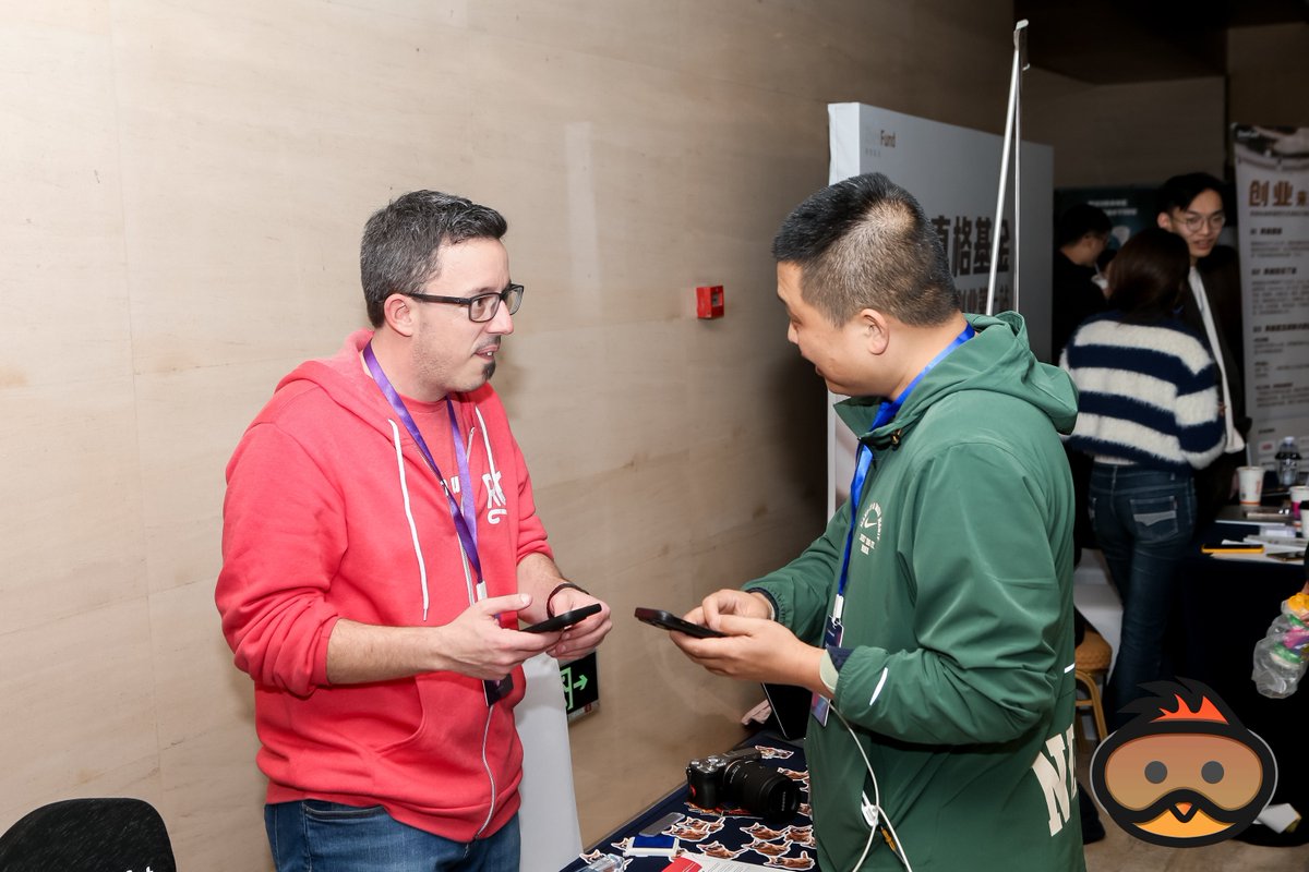 _chuckyc's tweet photo. The two days of #LetsVisionOS were such a whirlwind. I met _so_ many inspiring people passionate about the future of spatial computing. https://t.co/xNgoAawn5o