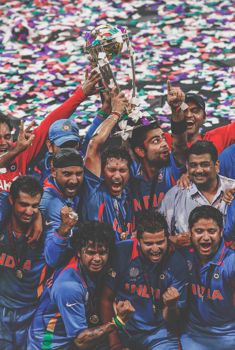KNandd's tweet photo. Glory of indian cricket rose #OTD. #worldcup2011 
Thanq  @GautamGambhir 🛐
@YUVSTRONG12 🙇
@sachin_rt 🙌
@virendersehwag 🧨
@ImZaheer 🙋‍♂️
@msdhoni 🫡
@ImRaina 
@imVkohli 
@harbhajan_singh 
@ashwinravi99 
#Asishnehra
@iamyusufpathan 
@sreesanth36 
@munafpa99881129
#PraveenKumar https://t.co/1BJwANjmQF