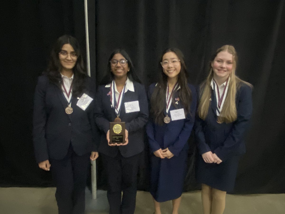 Laura Turngren tweet media