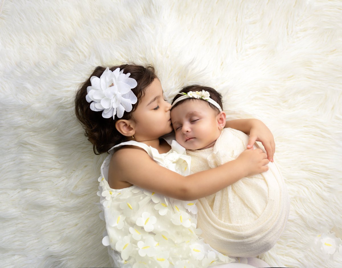 Mommy and the kids, forever framed. These endearing clicks are by #NikonCreator Priyadarshani S. Bhor Nikon Z 7II, NIKKOR Z 24-70mm f/2.8 S #Nikon #NikonIndia #NIKKOR (Nikon Photography, Baby Shoot, Newborn Photoshoot)