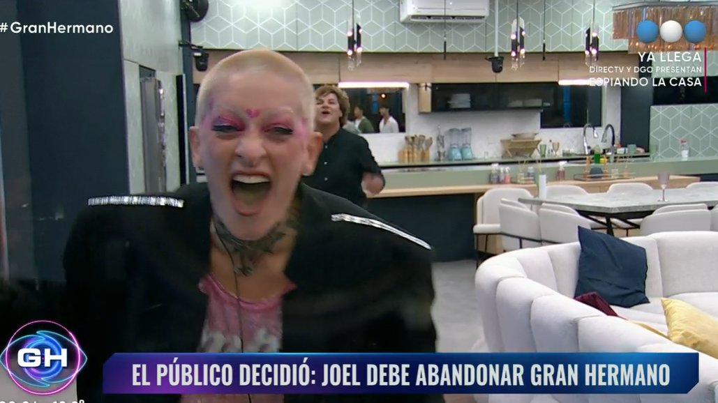 aerysgot's tweet photo. CORTARON LA TRANSMISIÓN DE TODAS LAS CÁMARAS Y UNO MENCIONÓ ALGO SOBRE CATALINA, SE VIENE OTRO 2X1??????? 

#GranHermano https://t.co/pOF3l7TdP5