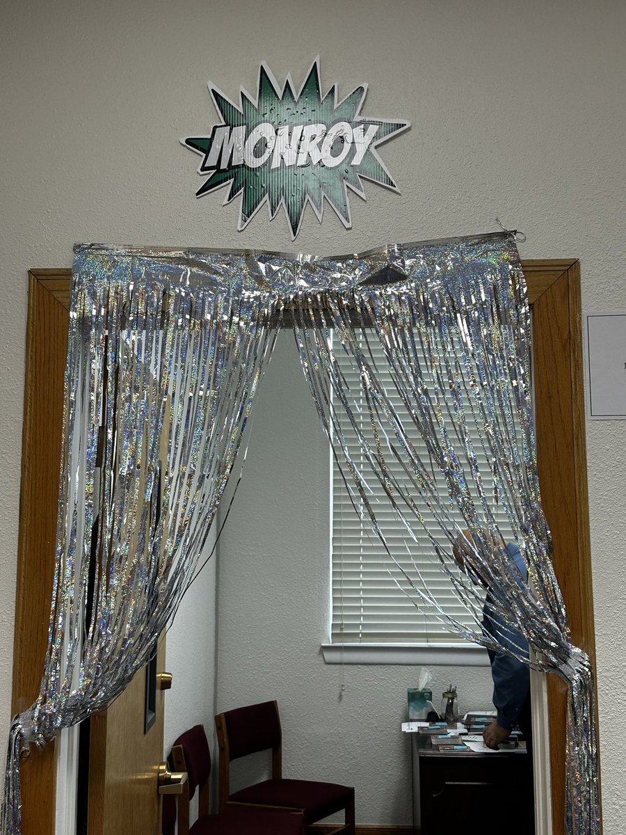 A great start to the week as we celebrate our amazing #FantasticFour 💥 Thank you to our amazing team of assistant principals for all they do for our teachers, staff, and students. #YsletaMentality #BOWUP #NationalAPWeek