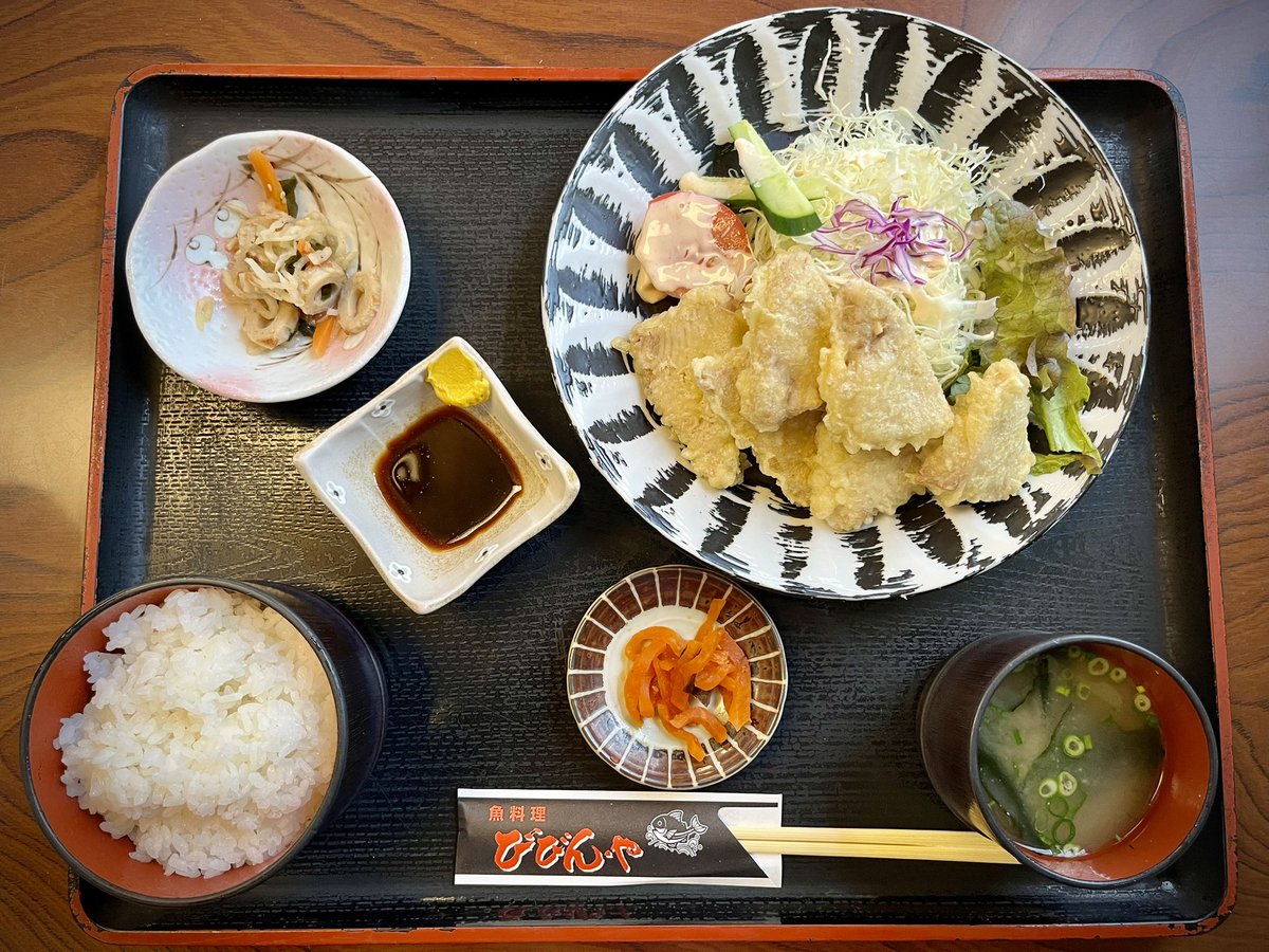 本日のランチは日南市の 「びびんや 」
辛子醤油でいただく『まぐろの天ぷら定食』がとても美味しかったです♪
#びびんや
#日南ランチ
#まぐろの天ぷら