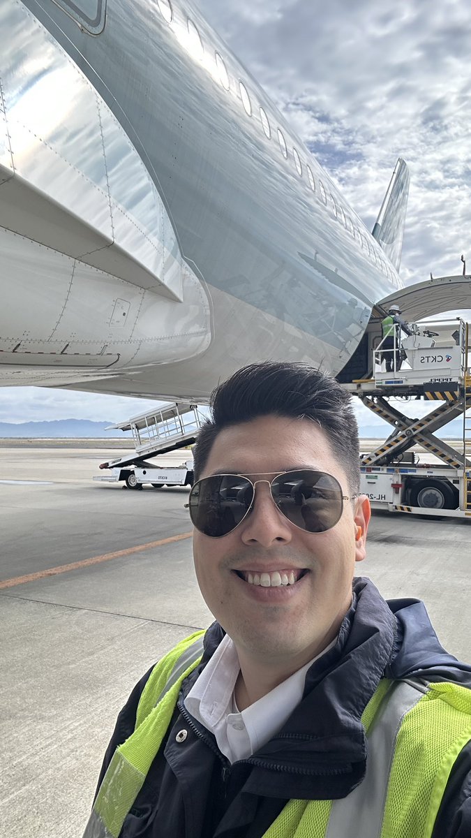 david_dek's tweet photo. Life update 🛫 https://t.co/Mrj7euc98g