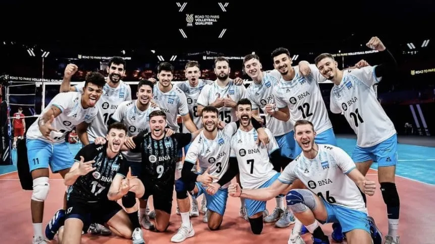 DeportesARG___'s tweet photo. Por la plaza olímpica: la Selección de vóley tiene fixture confirmado para la VNL
Los dirigidos por Marcelo Méndez ya conocen sus rivales de la primera fase del torneo anual, en el que buscarán sellar la clasificación a los Juegos Olímpicos de París 2024. En hilo las 3 semanas. https://t.co/gIw6UUA0Bi