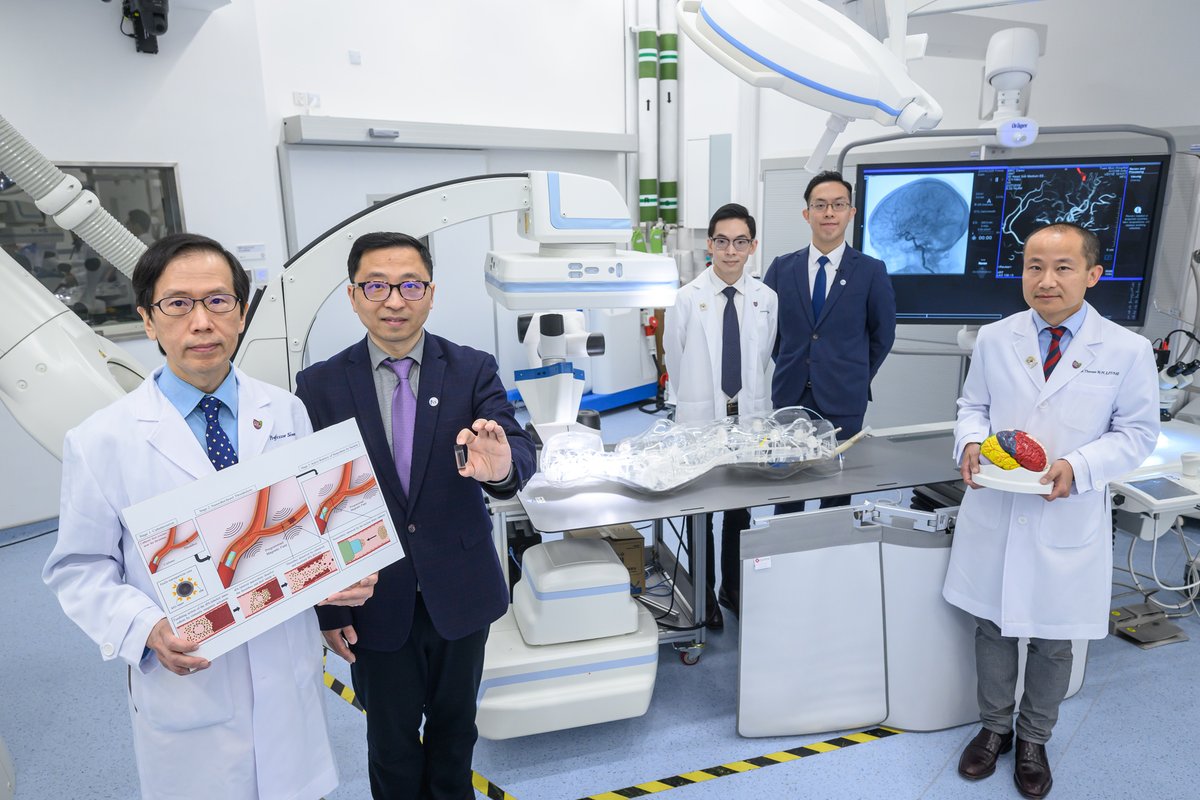 A cross-disciplinary research team from @CUHKengineering & @CUHKMedicine develops retrievable nanorobots for targeted and enhanced thrombolysis, potentially saving stroke patients from brain damage. Published in #ScienceAdvances #ScienceRobotics. Details: bit.ly/3VIovFE