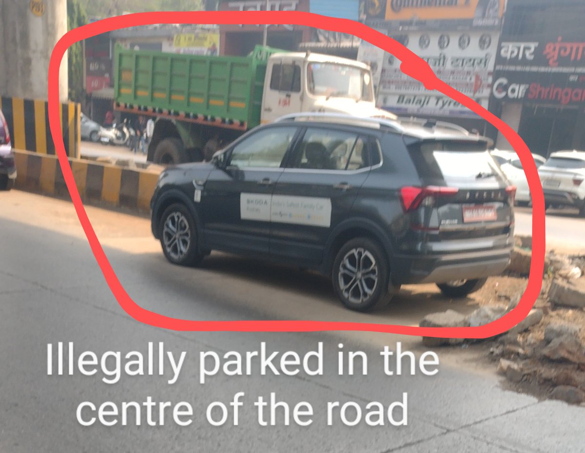 @minal_bhatia @NikLim01 @sumoric @ImmanuelRajanN1 The situation is still the same here #illegal #parking everywhere #freeourfootpaths #parking illegally on the #footpaths here Its a daily affair 24 X 7 365 days @MTPHereToHelp @CPMumbaiPolice @MMVD_RTO @bhimanwar @DevenBhartiIPS