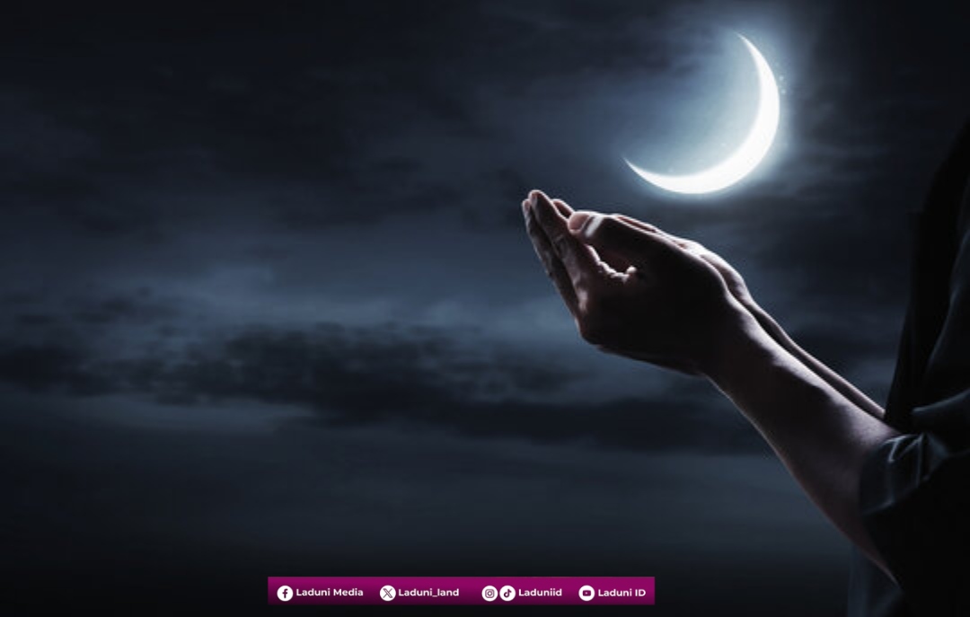 Salam Sobat Ladunist,

Dalam beberapa keterangan sumber hadis dijelaskan bahwa lailatul qadar jatuh di malam-malam ganjil 10 hari terakhir #Ramadhan, yuk simak dan amalkan! 

~Utas~
#LailatulQadar #amalan