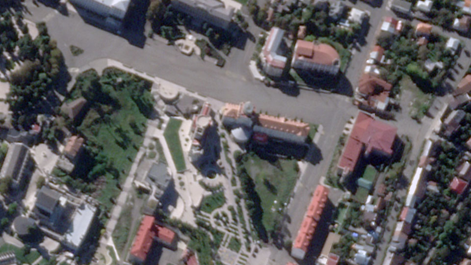 simonforco's tweet photo. BREAKING @planet satellite confirmation of the demolition of Nagorno-Karabakh's/Artsakh's parliament &amp; veterans center (Oct. 21, 2023 v. Mar. 15, 2024). Imagery (rotated 180° for easier interpretation) can be published with on-screen/caption credit as 'Image © Planet Labs PBC' https://t.co/ieQyPxMmxM