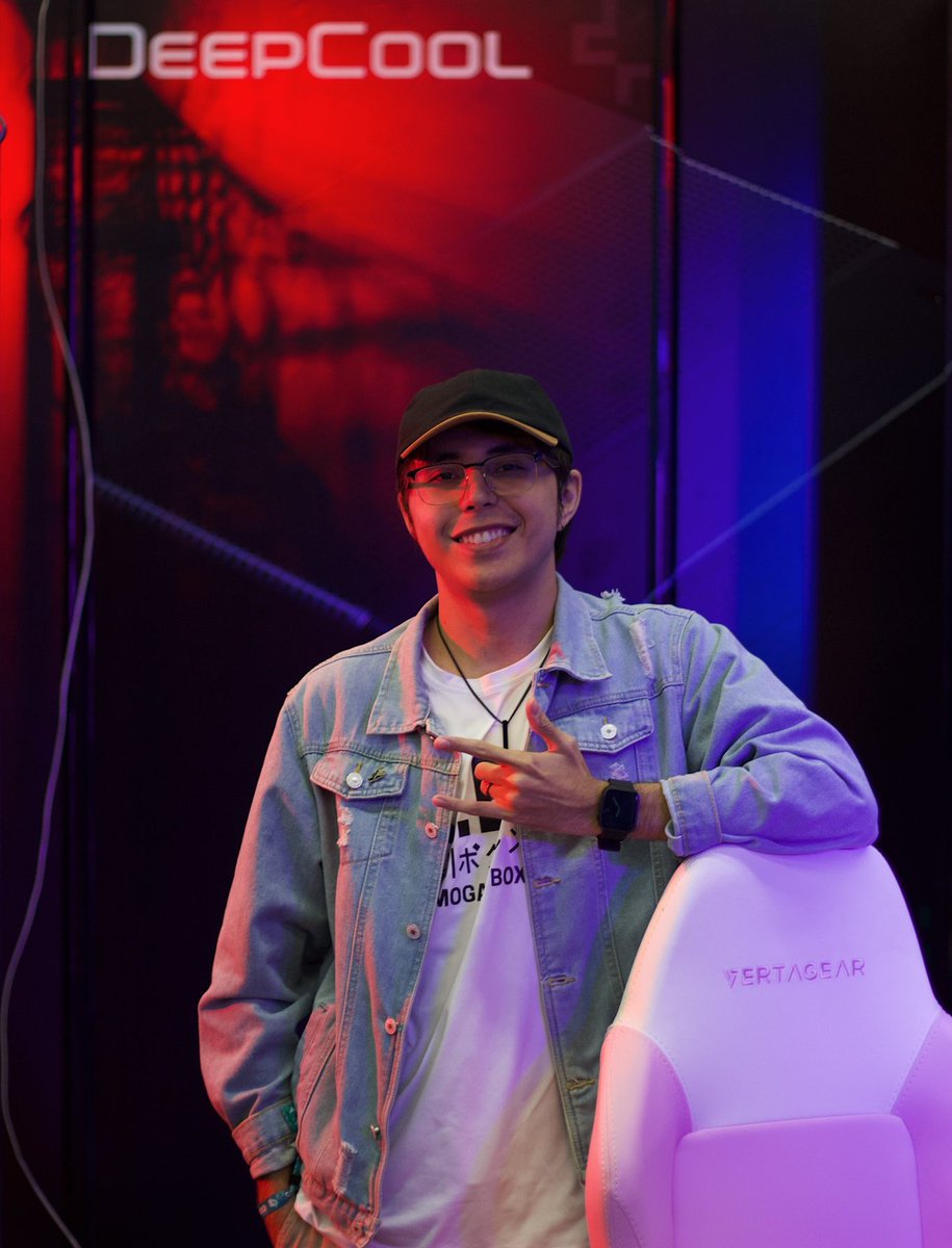 Viviendo del sueño 🫡💙

📸: <a href="/MeliloraTTV/">Melilora</a>