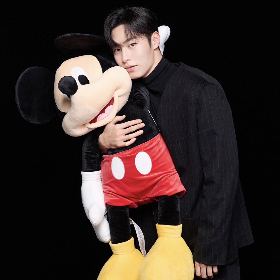 leejaewookstyle's tweet photo. It must be really hard for you for the past few weeks. I’m really sorry you had to go through all those pain mentally. please don’t feel sorry towards us. hope you will always surrounded by people who supports you. stay strong jaewook, we love you🖤 https://t.co/JlUvTNSg5P