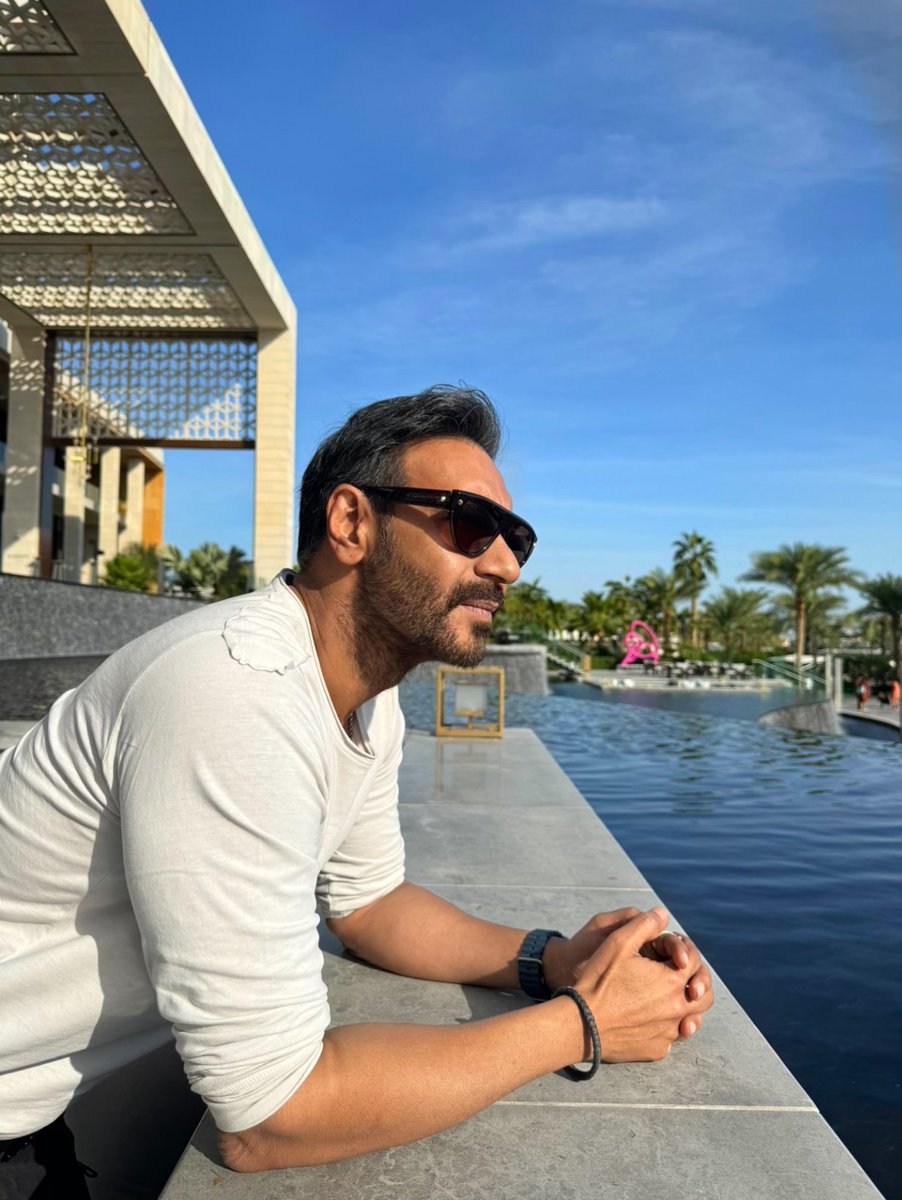 Since I know ur soooooo excited about ur birthday that ur jumping up and down like a kid and clapping ur hands and turning in circles at the thought of your cake 🤪… lemme start the day off by wishing u a very very very happy birthday @ajaydevgn PS:- if anybody has a video of