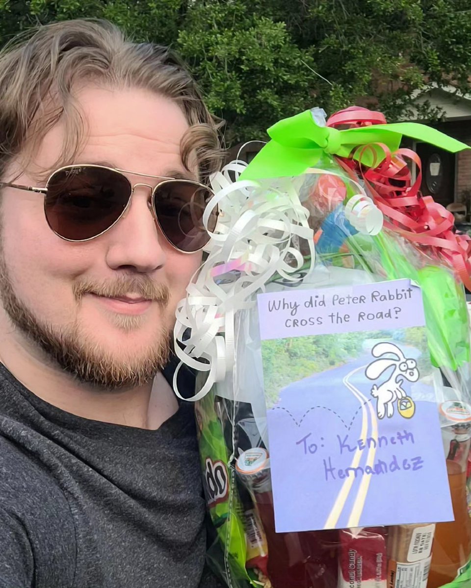 EverettBreeland's tweet photo. A very successful Apirl Fools 🤣
#apirlfools #easter #easterbasket #pranks #comedy
#gabrieliglesias #bestfriends
I love Apirl 1st, both the pranking and being pranked 😆 especially with friends like @DirKenn17
Project Racist Easter Basket 🐰 https://t.co/bpyMEFo7fk