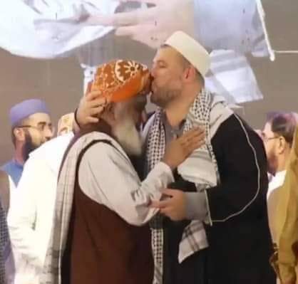 JUI_Chishti's tweet photo. جےیوآئی نہ صرف قومی مسائل بلکہ مسلم امہ کے بین الاقوامی مسائل پر بھی آواز اٹھاتی ہے.
غ ز ہ میں جاری ظلم پر بھی جمعیۃ علماء اسلام نے تمام مصلحتوں کو بالائے طاق رکھ کر آواز بلند کی ہے،
قائد جمعیت مولانا فضل الرحمن https://t.co/rEpftDjNo6