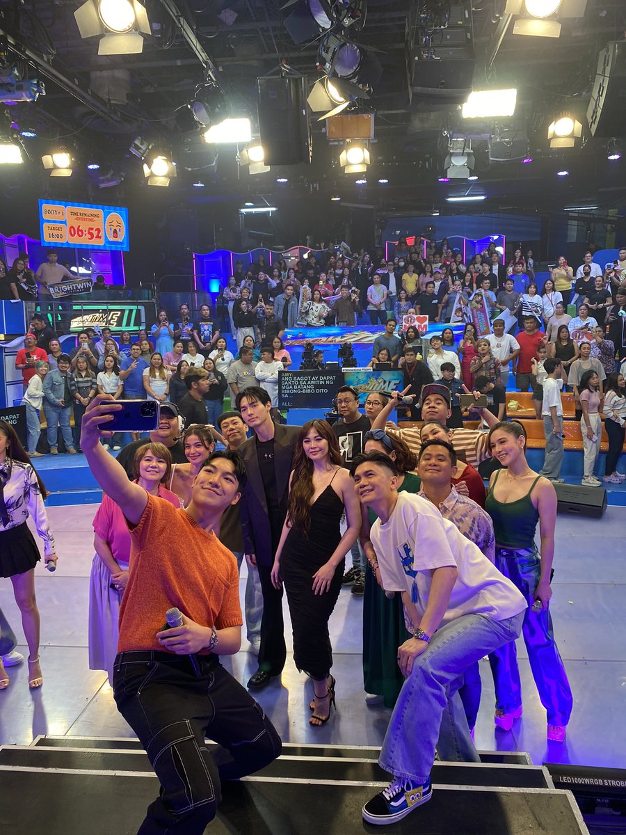 28squaredstudio's tweet photo. WinElla with "It's Showtime" family! Thank you for tuning in madlang people!

Catch "Under Parallel Skies" on the big screen in Philippine cinemas on April 17. #UnderParallelSkies #UPS2024 #WinElla https://t.co/INo1w3hI2N