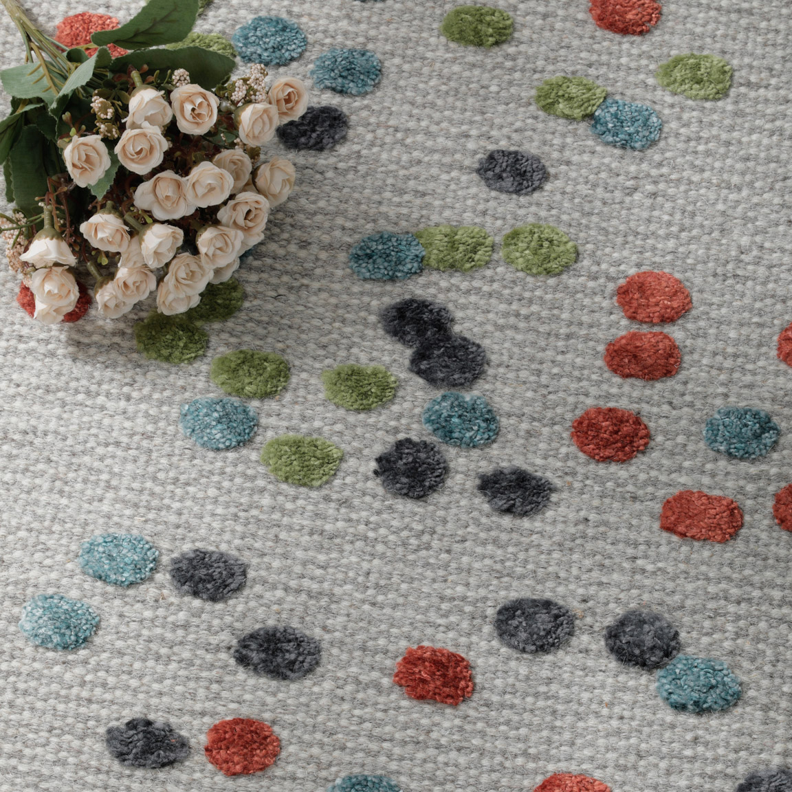 This is a rug dotted with a Polka dot; It adds an expansiveness & dimension to the area it inhabits while imparting a positive vibe & creating a beautiful ambiance with your decor. Enquire Now 👉 bit.ly/3BloSe7 #matthebasics #handmaderugs #arearugmanufacturer