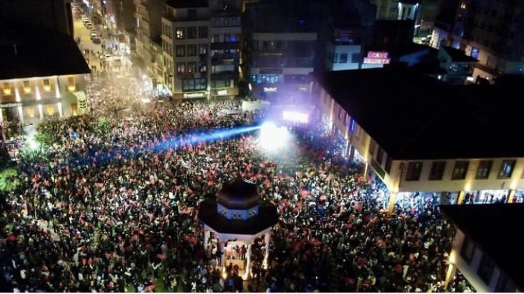 Balıkesir Hayırlı Olsun 
Mutluluk  zafer hepsi bir arada 
hepimize yakın Ahmet AKIN 
Poyrazın oğlu Mesut AKBIYIK 
<a href="/ahmetakin/">Ahmet AKIN 🇹🇷</a> <a href="/avmesutakbiyik/">Mesut Akbıyık</a> <a href="/Av_KemalAydemir/">Av. Kemal AYDEMİR</a> <a href="/hilaldemirozer/">HİLAL DEMİRÖZER</a> <a href="/NursevinKepsut/">Nursevin Karademirli</a> <a href="/Ceylin7610/">Ceylin</a>