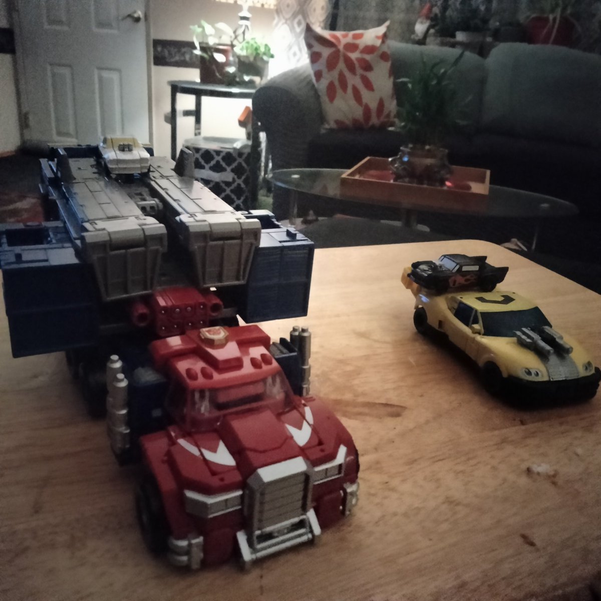 chosenhorse2's tweet image. The Hotrod Patrol make good minicons for Optimus Prime & Hot Shot. #TransformersEarthrise #TransformersArmada #Micromasters #Minicons #Autobots