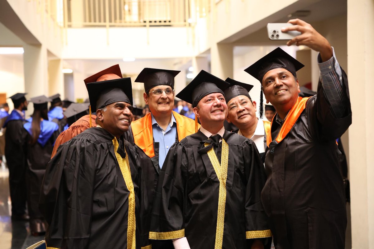 askhimanshurai's tweet photo. Extending heartfelt gratitude to our honourable Chairman BoG of @IIM_I, Shri @MM_Murugappan, and all esteemed BoG members for their support and guidance throughout our journey. Here's to many more milestones together! Some glimpses from the #25thConvocation!
#IIMIndore #IIMI #Convocation #Graduation #Leadership @eduminofindia @pmoindia @efmdnews @AACSB @Assoc_of_MBAs