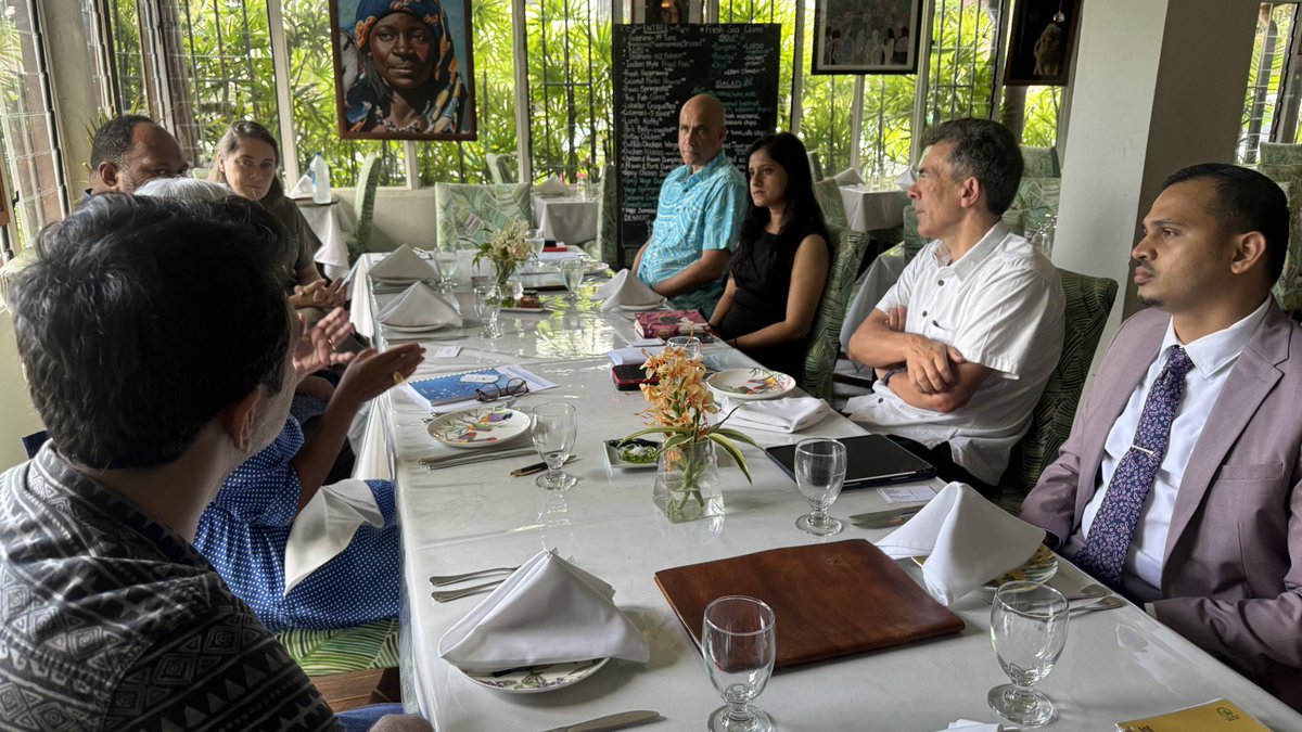 Ambassador Léger hosted a luncheon for the #French 🇫🇷 Ambassador for the #Pacific based in Nouméa, Mrs. Roger-Lacan, and Mr. François Sow, alongside Pacific leaders. This gathering, ahead of the 2025 #UN #Ocean Conference in #Nice, fosters collaboration for 🌊 advocacy #UNOC