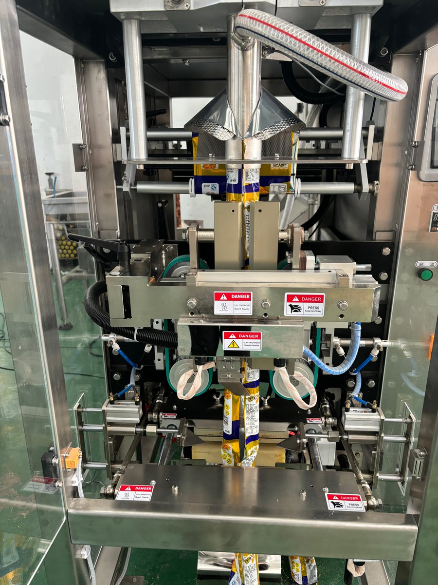 Weeshine110500's tweet image. Weeshine automatic vffs packing machine for small granular products.
#snackpacking #foodpacking #puffspacking #packingmachine #packagingmachine

Whatsapp:+86 13611934006
E-mail:weeshine@weeshine-machinery.com
Website:weeshine-machinery.com