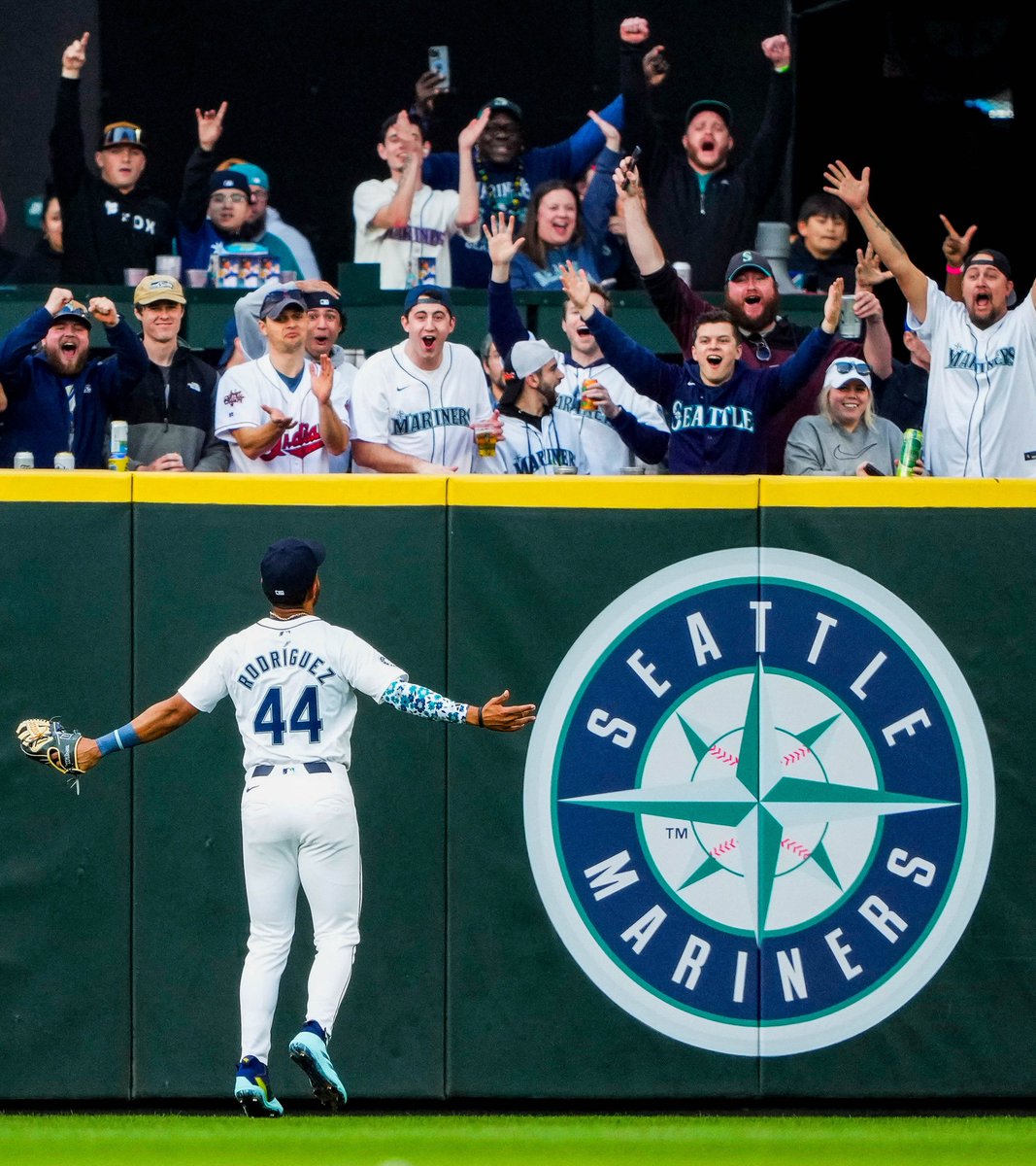 Mariners tweet picture