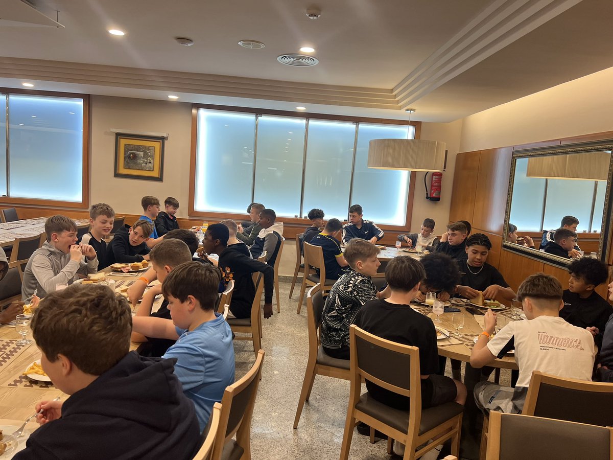 7am up for buffet breakfast - fuelling for a long day at the Theme Park #barcalona 🇪🇸