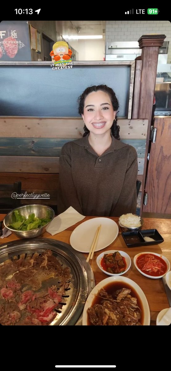 PerfectlyYvette's tweet image. My ooookie took this cute pic of me 🫶🏻