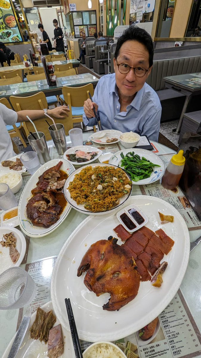 CurtisSChin's tweet image. #HongKong 🇭🇰

What’s for dinner? Meanwhile, read this 👉 linkedin.com/posts/curtis-s… via @davelu 

📸: Yung Kee Roast Goose Restaurant ,#TST, #Kowloon instagram.com/p/C48Tfssvneu/…