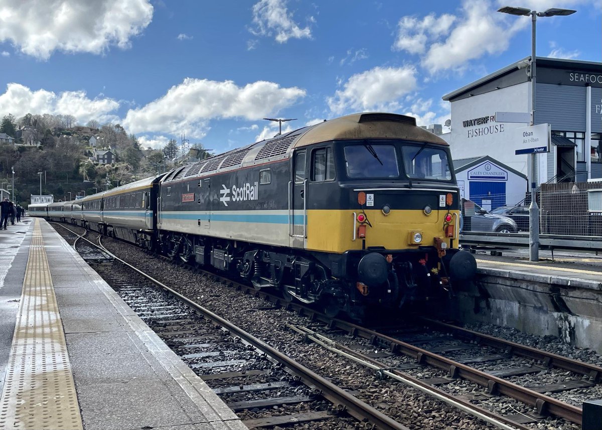 Just 47712 at Oban on March 30, the first time a 47 has visited the West Highland town. 📷 @TimMoran78