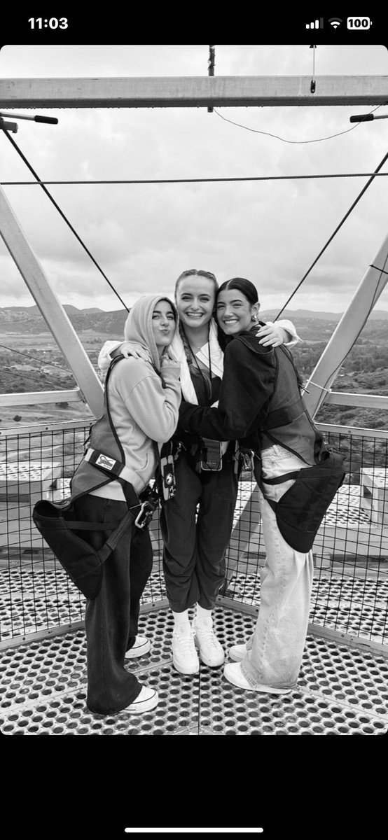 caromelios's tweet photo. my girls ❤️💋🥹 https://t.co/KVr8eq4F3o