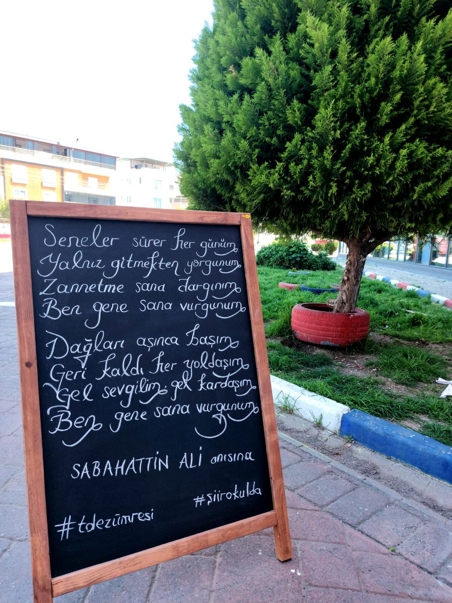bkbelen_'s tweet photo. Sabahattin Ali'yi vefatının 76. yılında saygıyla anıyoruz.❤️💙 

#tdezümresi 
#siirokulda 
#bahçeşehirkoleji
@ozgeeasln
@tugbaaktas2015 
@m_ali_celik_ https://t.co/YdtHCJKjGP