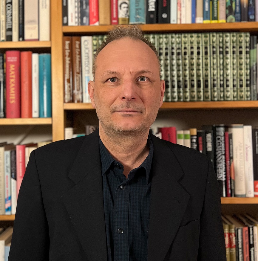 VTL Anssi Lähde totesi väitöskirjatutkimuksessaan, että kiireellisellä sijoituksella on entistä tärkeämpi asema lastensuojelussa. Lisäksi prosessista vastaavien sosiaalityöntekijöiden johtamisvalmiudet kaipaavat vahvistamista.

Tutustu tutkimukseen: utu.fi/fi/ajankohtais…