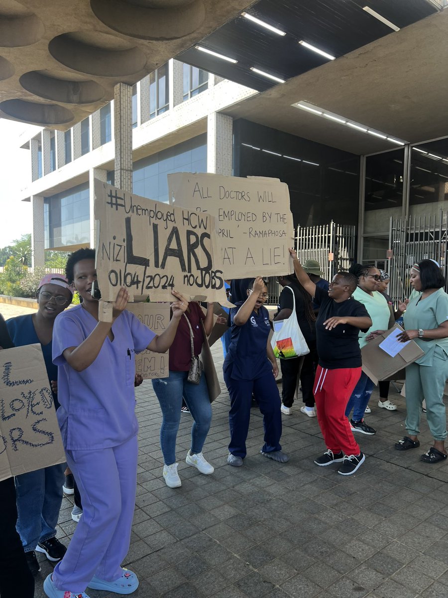 Dr Dlamini Thabani tweet media