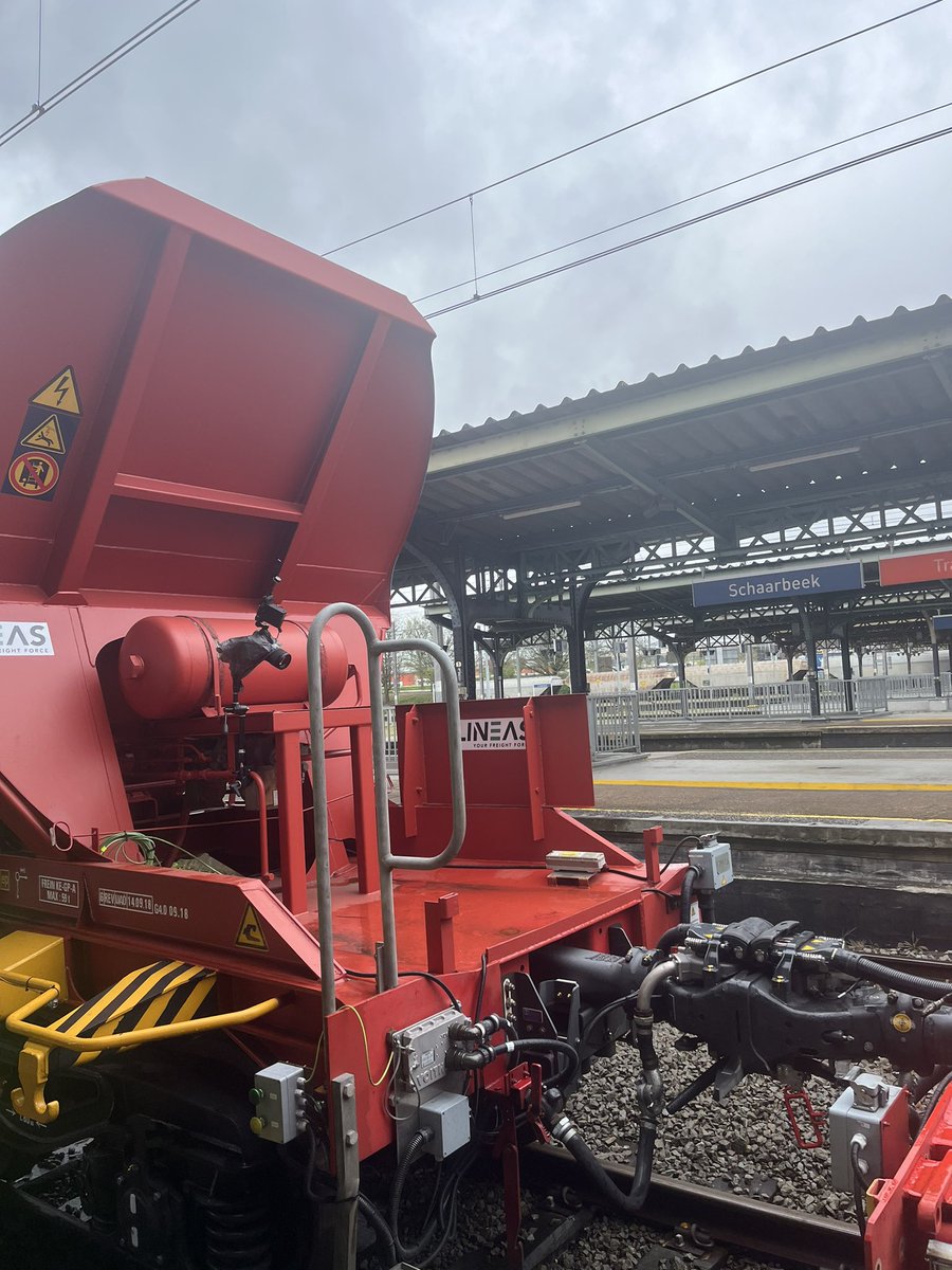 jmichel2015's tweet photo. #DAC demonstration train at @TrainWorldEN #Lineas #vtg #GATX #Ermewa @EURail_JU https://t.co/IGX27eUa4J