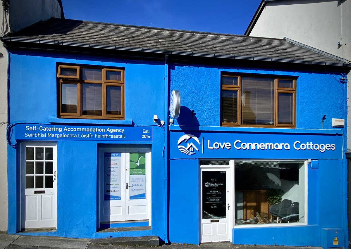 Delighted to celebrate the 10 year anniversary of <a href="/LCHCottages/">Love Connemara Cottages</a> today with <a href="/miriamkennedyf1/">Miriam Kennedy</a> - a fantastic tourism business representing over 120 holiday cottages in #Connemara and #WildAtlanticWay. Huge congrats Terry and team from all at <a href="/Failte_Ireland/">Fáilte Ireland</a>. We ❤️working with you🎂🔟