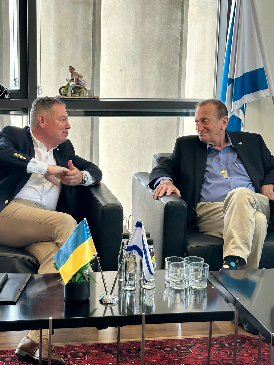 Proud to host @UKRinIsrael, Mr. Yevgen Korniychuk. Israel and Ukraine share liberal values, and the Jewish community in Ukraine is respected and integrated. We welcome Ukrainian citizens to our city and I look forward to a peaceful and prosperous future for both our nations.