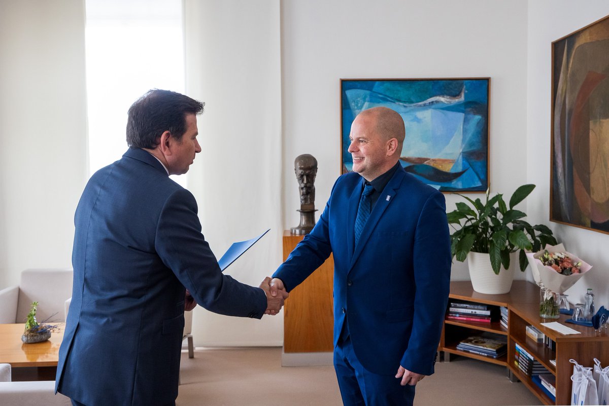 Rektor Masarykovy univerzita Martin Bareš dnes jmenoval do funkce děkana naší fakulty na další čtyřleté období současného děkana Jana Cacka. Byl zvolen ve volbách, které proběhly na podzim minulého roku.