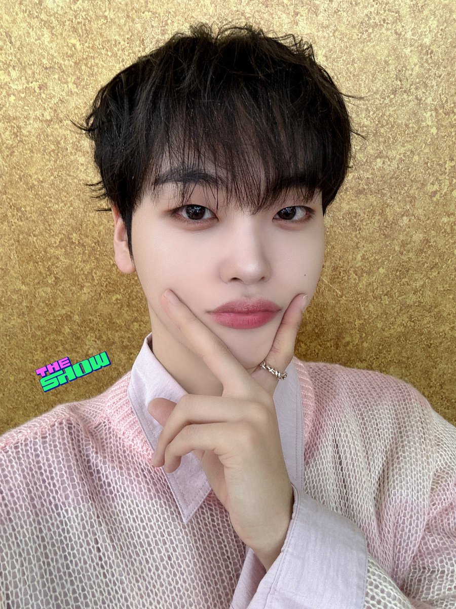 안녕하세요 #더쇼 입니다

최근 절실히 느낀것에 대해 얘기하고 진심을 전하고 싶은 마음에 쓰는 글이니 너그러운 마음으로 읽어주시면 감사하겠습니다

이 글을 쓸까말까 긴시간 고민했고 용기내서 씁니다

 #쏭딩 바부 허닐라 말랑꿀빵 똥강아지🐶

읽어주셔서 감사합니다.

#형준 <a href="/CRAVITYstarship/">CRAVITY OFFICIAL</a>