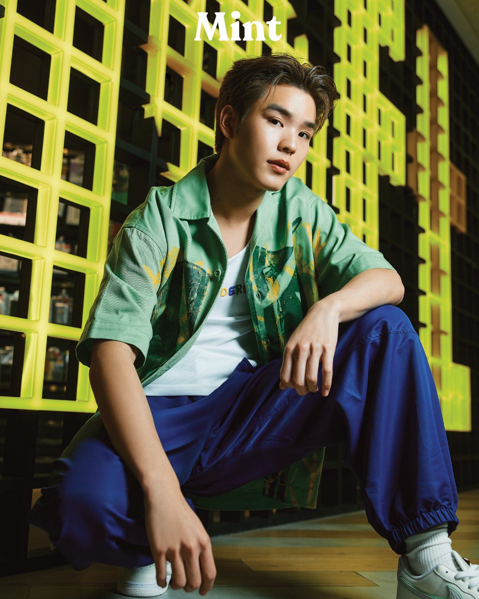 mintmag_th's tweet photo. สดใสเกิน! #ปิงกฤตนัน รับบทโมเดลหล่อ พร้อมอัปลุคใหม่ หลายสไตล์จากหลากแบรนด์ดังใน #SiamDiscovery ในลุคสีสันสดใสที่จะมาเติมเต็มความฮอตในช่วงซัมเมอร์นี้💚

📸 ชมภาพ https://t.co/e1ksbqiOsy

#PingXMintSpecialEdition 
#TheExploratorium 
#ComePlaywithUs
#MintVol21 
#MintMagTH https://t.co/KYrp4xpZcb