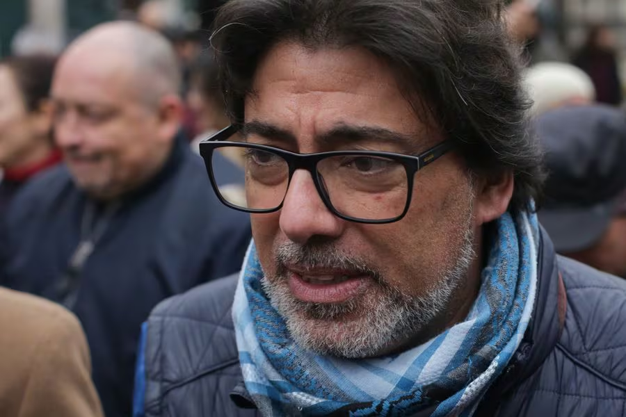 latercera's tweet photo. 🔴#AlertaLT | Farmacias Populares: Fiscalía pide formalizar a alcalde Daniel Jadue por cohecho, fraude al fisco, estafa y administración desleal https://t.co/upMadhfrAc https://t.co/rgIPOXWylq