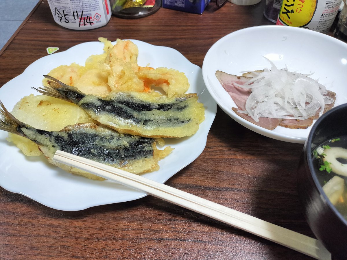 今日の夜ごはんは天ぷらとローストビーフ(^^)