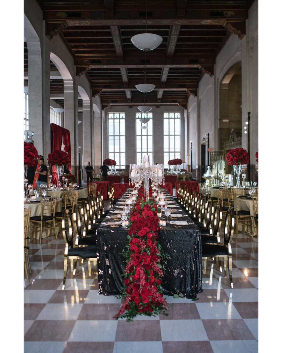 DupontBuilding's tweet image. Did someone say #VenueEnvy? Because this wedding just set the bar sky-high. Love, laughter, and 'I do' - it's not just an event, it's the experience. #LoveInTheAir #EventGoals