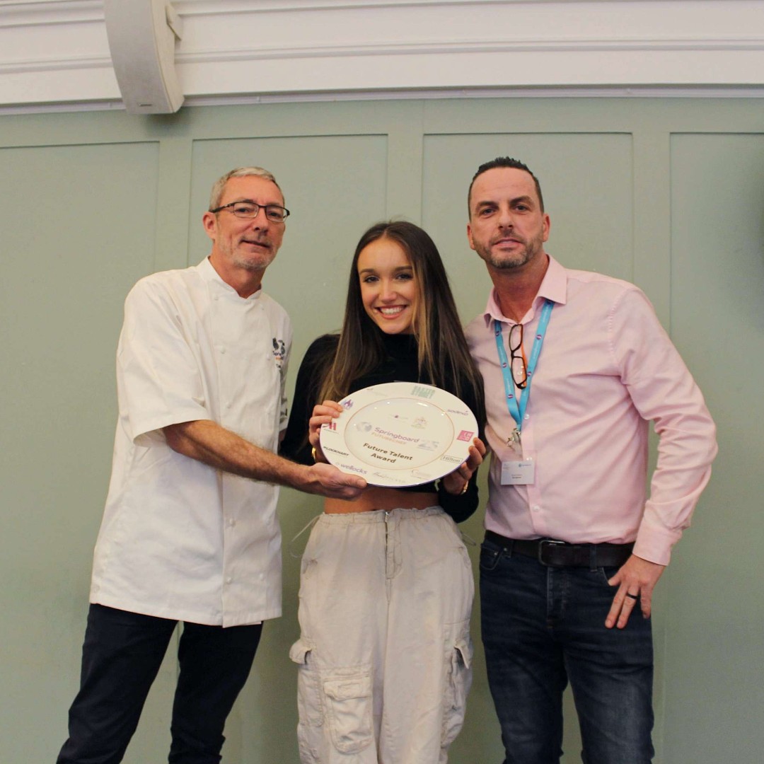 To celebrate our 25th anniversary, we held our very first Alumni Awards at our National Final last month 🏆 Meet our Future Talent Award Winner, Amber Rissmann 👋 Find out more about Amber: futurechef.uk.net/success-storie… #FutureChef25Years #SpringboardFutureChef