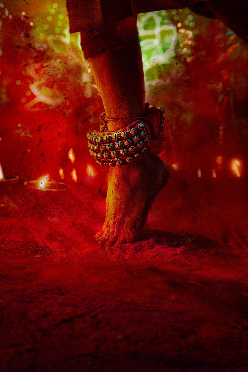 He is coming with double the fire 🔥🔥

 #Pushpa2TheRuleTeaser out on April 8th ❤️‍🔥❤️‍🔥

#PushpaMassJaathara 💥
#Pushpa2TheRule ❤️‍🔥