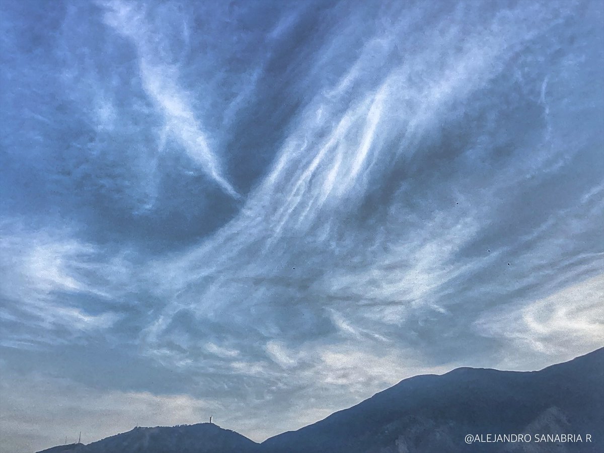 El #Avila y sus maravillosas nubes #2Mar #Venezuela