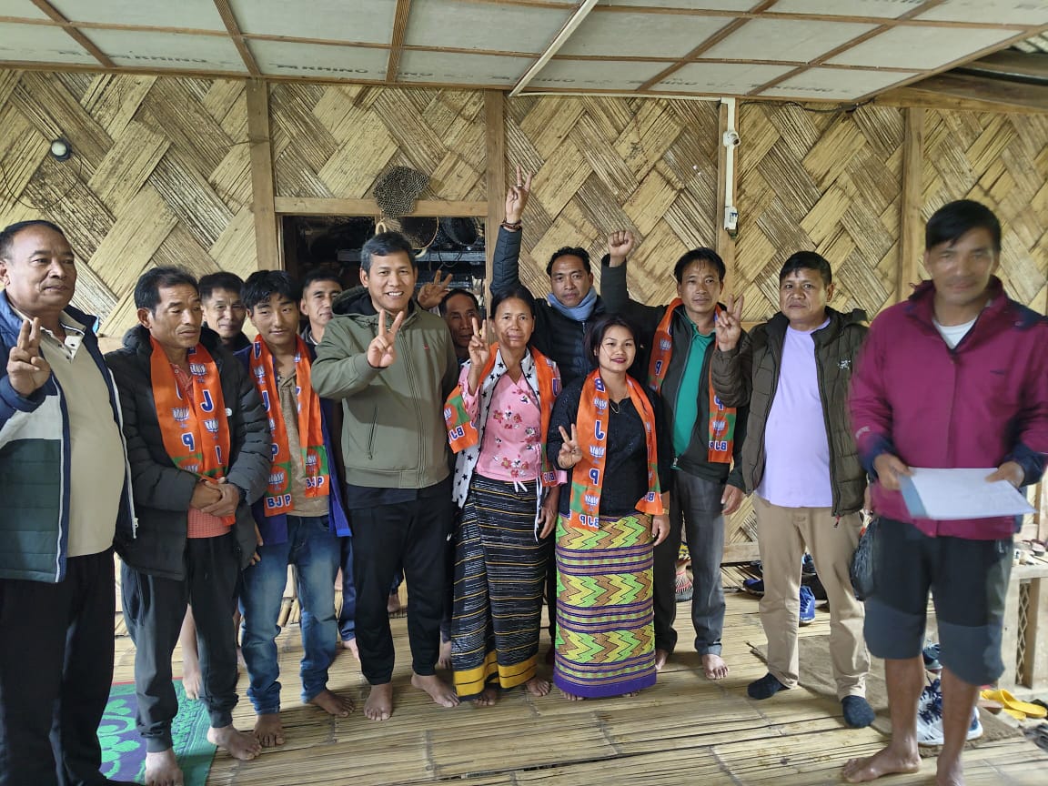 TutuTasing's tweet photo. Date: 02/03/24. Total three Household from NCP to Joined BJP under the fantastic leadership of Shri.Ojing Tasing.
#Rasing Village: -
1. Shri.Tadary Pajing have 6 vtrs.
2. https://t.co/PLfsBUSPyQ Mibang have 5 vtrs.
3. Shri.Talom Muang have 1 vtrs
Total 12 vtrs. https://t.co/vNj40QgxTK