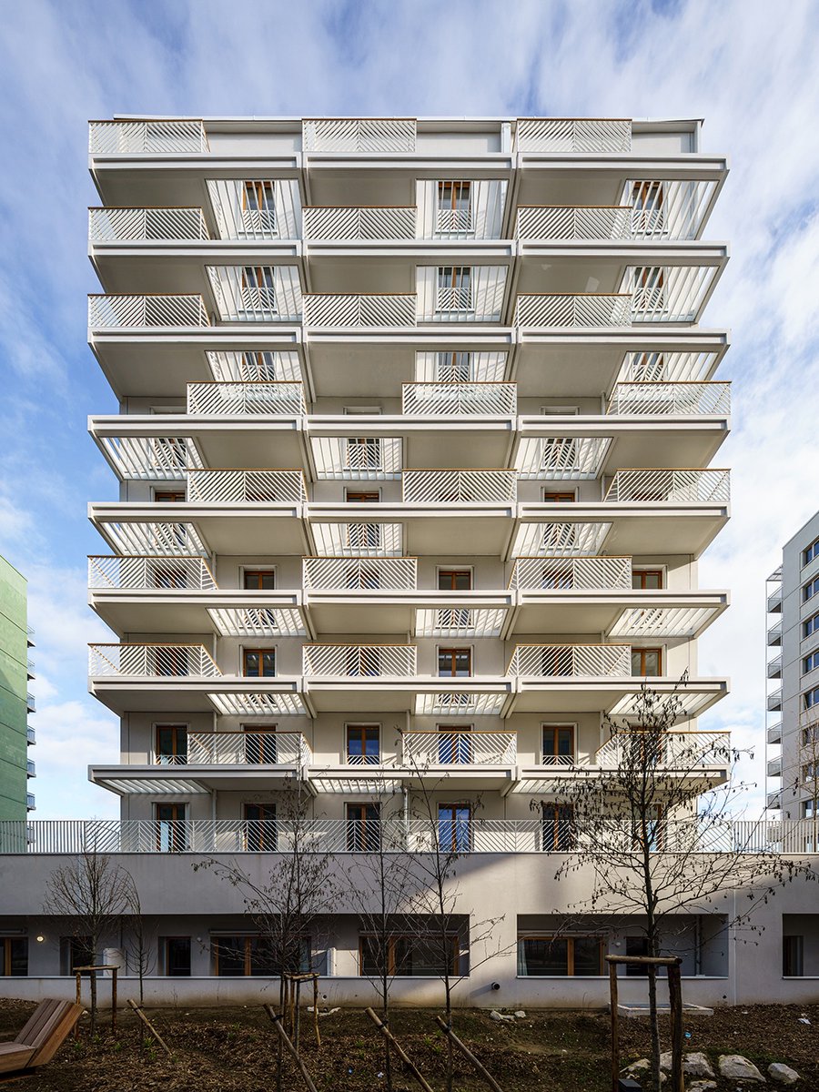 Point de repère, Le Village des Athlètes, îlot Quinconces, plot 8 by BGA architectes 200 lits athlètes, 39 lgts en phase héritage MOA @Icade_Officiel 2800m² Certificat° NF habitat HQE, E3C1 béton + façade ossature bois @egis PaysageTN+/Coordinat°UAPS/📸STuchila